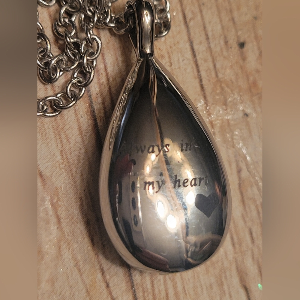 NWT Tear MEMORIAL URN NECKLACE Always In My HEART. STAINLESS STEEL